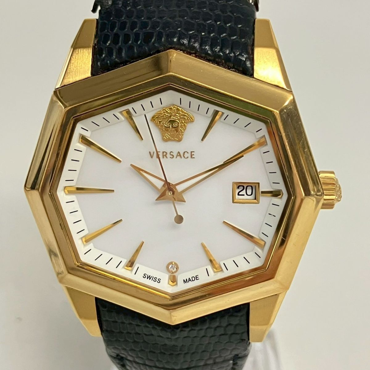 T061-C8-1934◎ 【電池交換済み/稼働】 VERSACE ヴェルサーチ メンズ腕時計 アトリエ 13Q QUARTZ オクタゴン デイト メデューサ KA拍卖