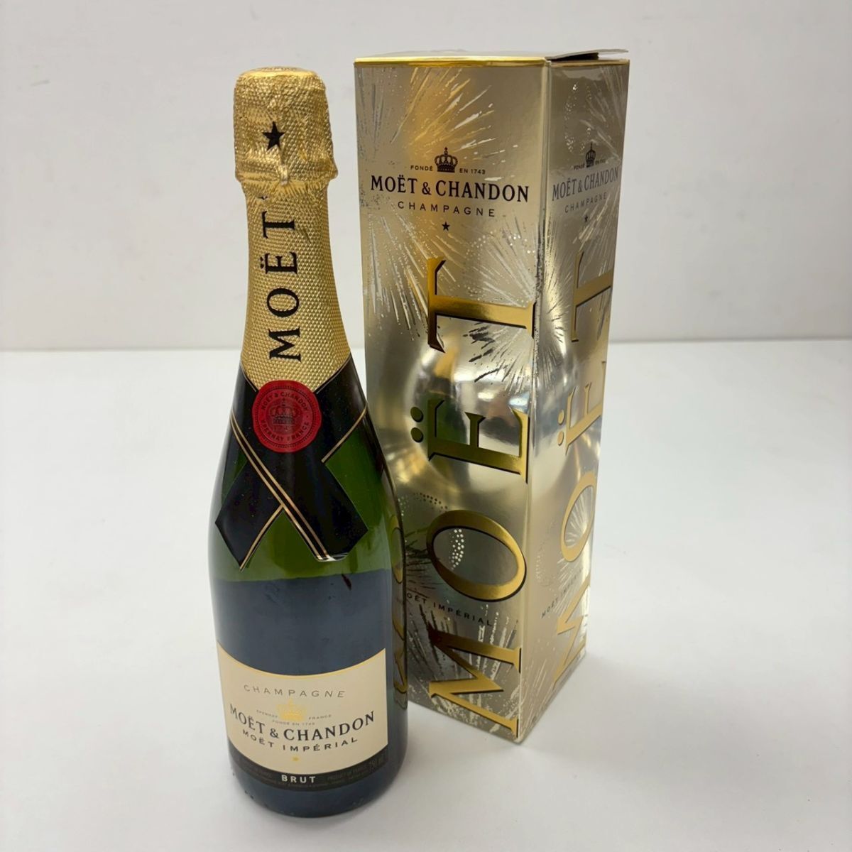 U239-K32-6412 【未開栓】 アルコール MOET モエ MOET&CHANDON シャンパン 果実酒 MOET IMPERIAL 12%/750ml 箱付き KA拍卖