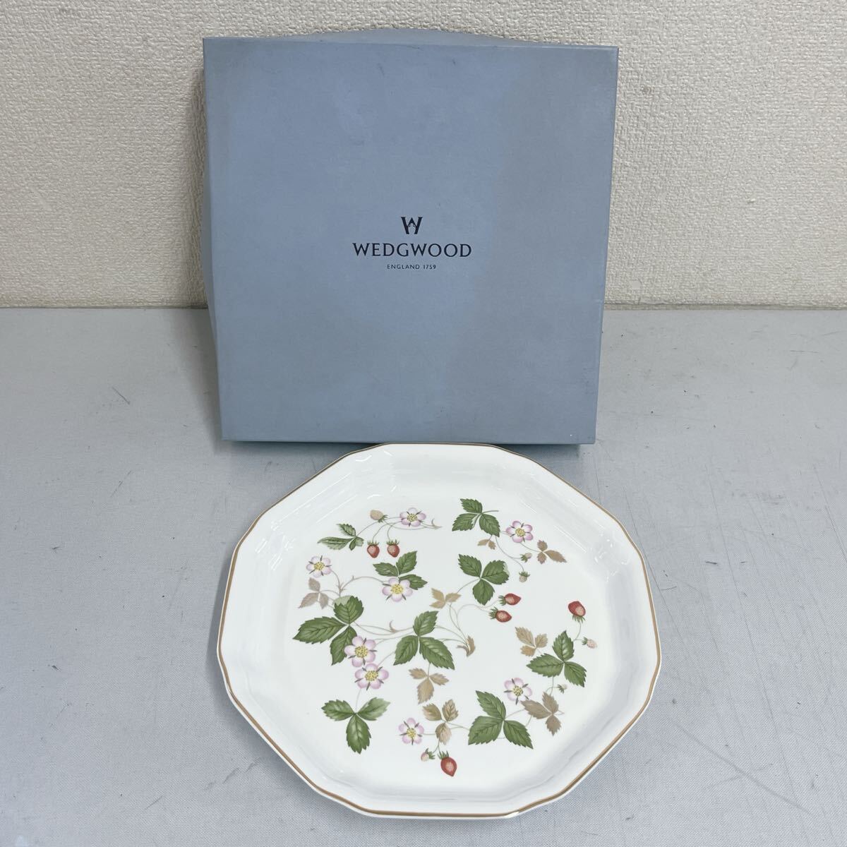 @162 WEDGWOOD ウェッジウッド ワイルドストロベリー オクタゴナルディッシュ 洋食器 プレート拍卖