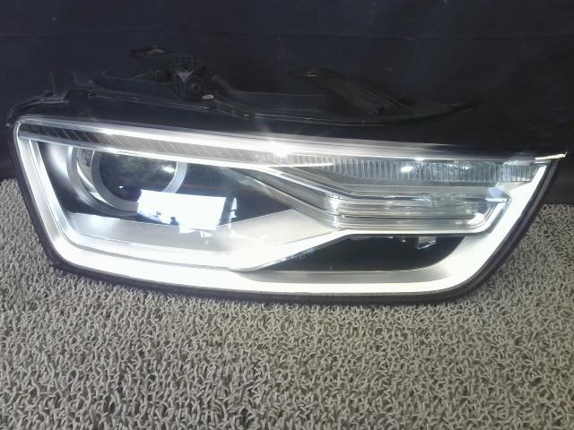 アウディ Q3 ABA-8UCULB 右 ヘッド ランプ ライト 2.0TFSIクワトロ180PS 4WD LZ7G 8U0941006D 8U0941044D拍卖