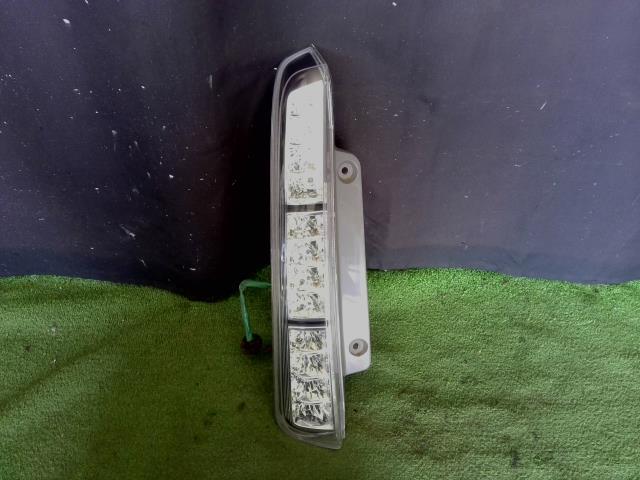 アイシス DBA-ZGM10W (M) 左テールランプ プラタナ 070 44-70 81590-44270拍卖