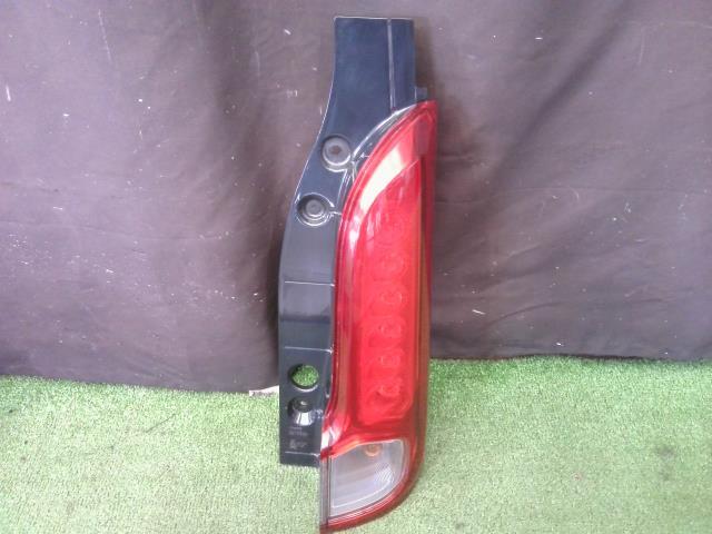 フレアワゴン DBA-MM32S 右テールランプ XSリミテッド 4WD ZVC 220-59294 1A20-51-161B拍卖