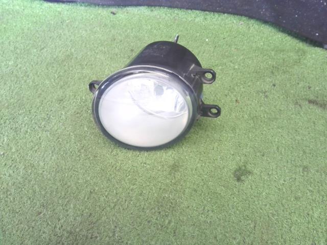 アリオン DBA-ZRT260 左 フォグ ランプ ライト A18 Gパッケージ 8S6 0D-2 81220-0D042拍卖