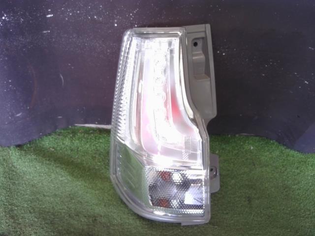 ソリオ DAA-MA36S 左テールランプ BANDITハイブリッドMV ZNA D179 35670-81PC0拍卖