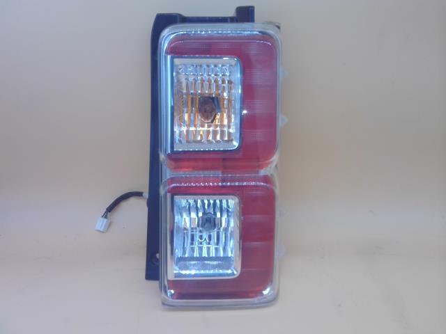 ウェイク DBA-LA700S 右テールランプ G W24 20518 81550-B2610拍卖