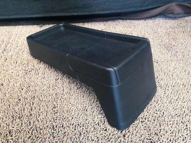 ヴォクシー DAA-ZWR80G コンソールボックス ハイブリッドV 7人 070 58810-28490-C0拍卖