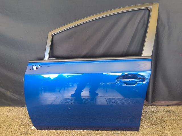 プリウスα DAA-ZVW41W フロント 左 ドア Sツーリングセレクション 5人 8T5 M2H3 67002-47111 68102-47120拍卖