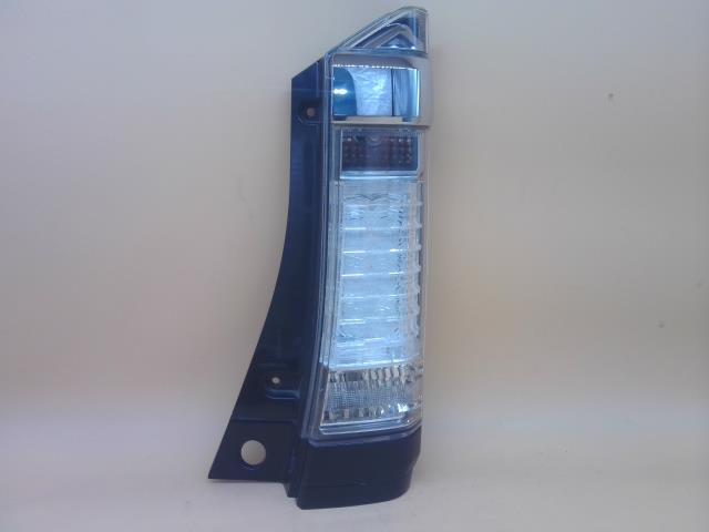 N-BOX DBA-JF1 右テールランプ カスタムG SSパッケージ NH624P D106 33501-TY0-J51拍卖