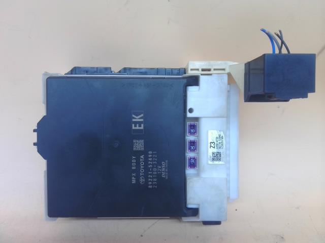 シエンタ DBA-NSP170G ヒューズ ボックス G クエロ 7人 3T3 238100-3221 82730-52Q92 89221-52490拍卖