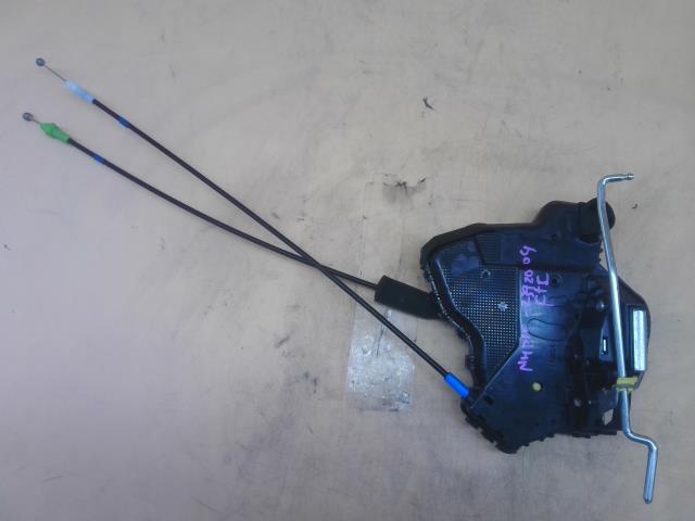 アクア DAA-NHP10 左Fドア ロック アクチュエーター S 4V7 4110500 69040-12560拍卖