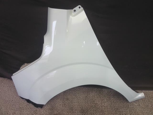 モコ DBA-MG33S フロント左フェンダー X ZKT 63113-4A00G拍卖