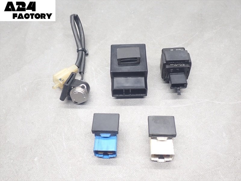 B1R7-1006 ヤマハ ドラッグスター400 クラシック 実動 ウインカー リレー 他セット 【4TR-107~ 1998年式】拍卖