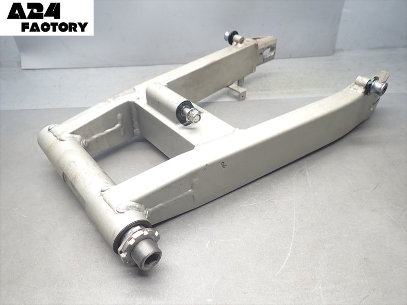 B1R7-1010 カワサキ Ninja ZX-9R スイングアーム 純正品 【ZX900C 1999年式 マレーシア仕様 動画有】拍卖