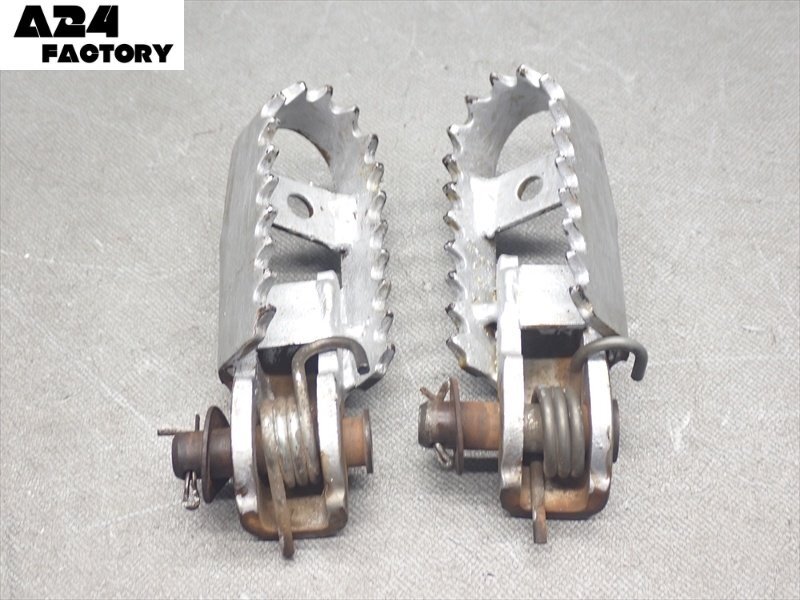 B1R7-1016 カワサキ スーパーシェルパ メインステップ 左右 純正品 【KL250G-029~ 2002年式 動画有】拍卖