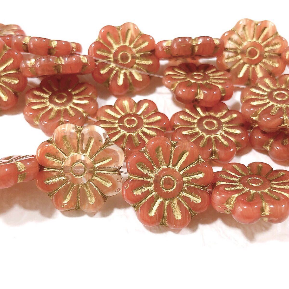 マーガレットフラワー 18㎜ 4個 チェコビーズ opp拍卖