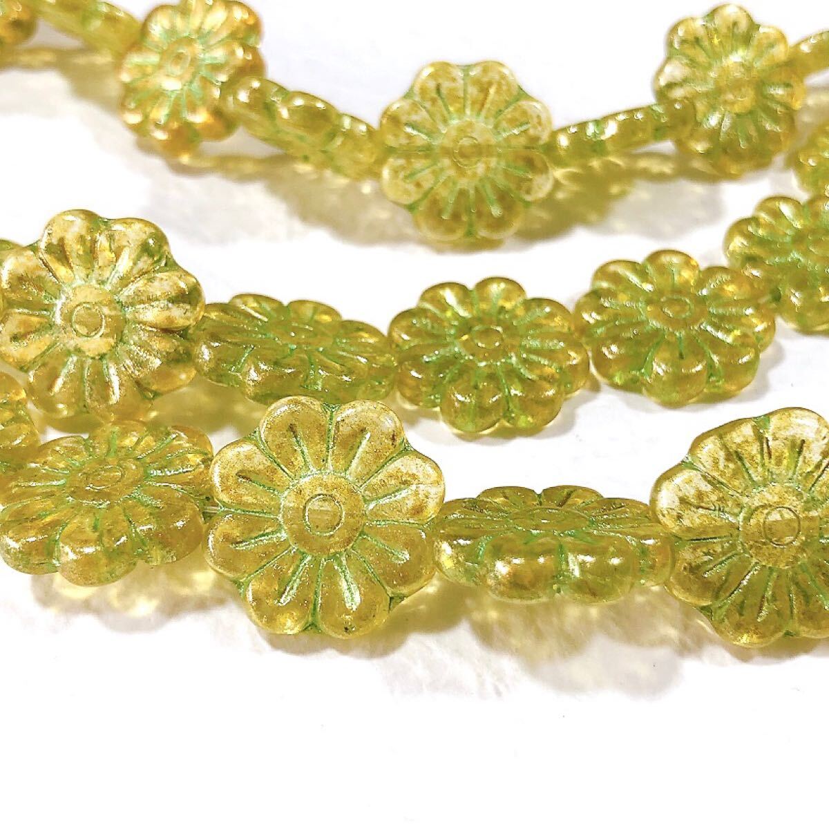 マーガレットフラワー 18㎜ 4個 チェコビーズ ly拍卖