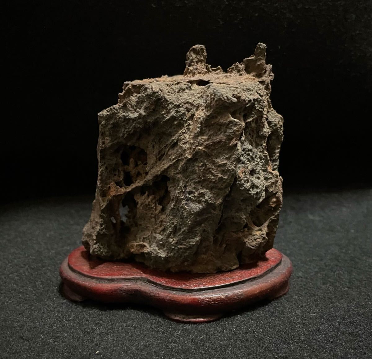 千仏石 断崖 水石 天然石 観賞石 鑑賞石拍卖
