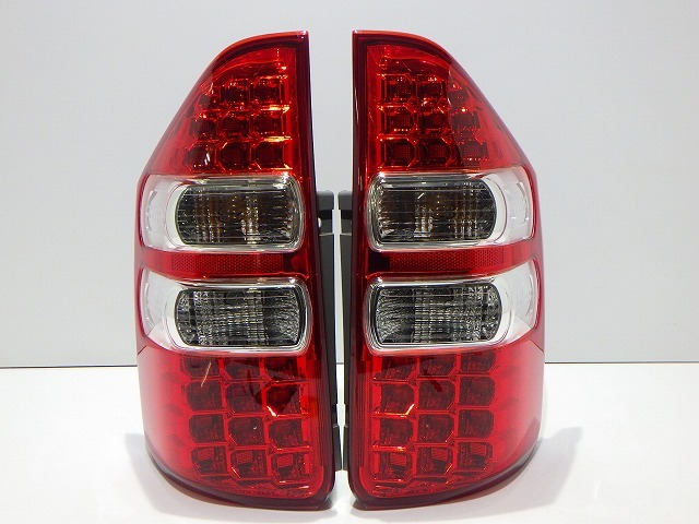 ノア テール左右 ZRR70/75 後期 28-219 コーティング 250926062拍卖