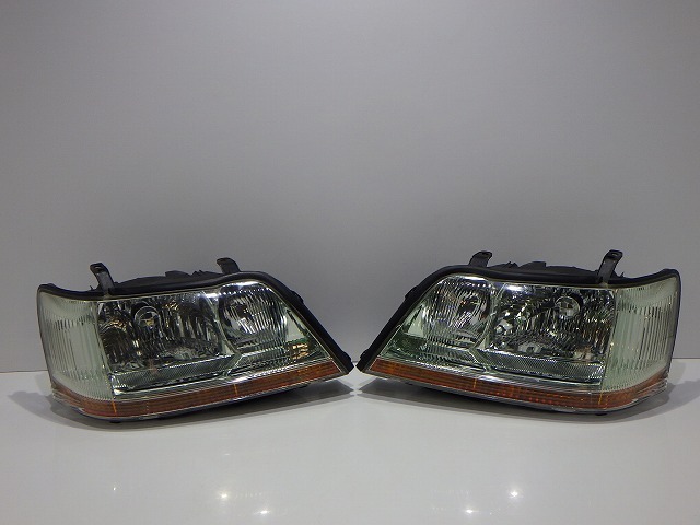 17マジェスタ ヘッドライト左右 HID UZS 171/175 後期 30-285 コーティング 比較的綺麗 251004083拍卖