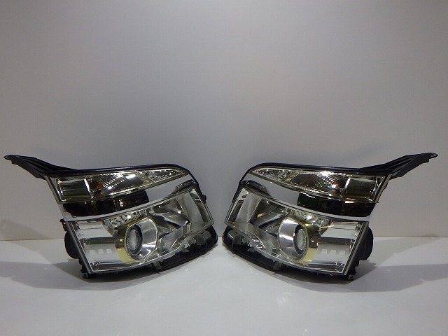 70 ヴォクシー ヘッドライト左右 HID ZRR70/75 後期 28-226 N コーティング キラメキZ 比較的綺麗 251009008拍卖