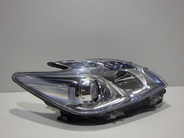 30 プリウス 右ヘッドライト ハロゲン ZVW30 前期 47-29 ホ 81130-47231 コーティング 綺麗 251023055拍卖