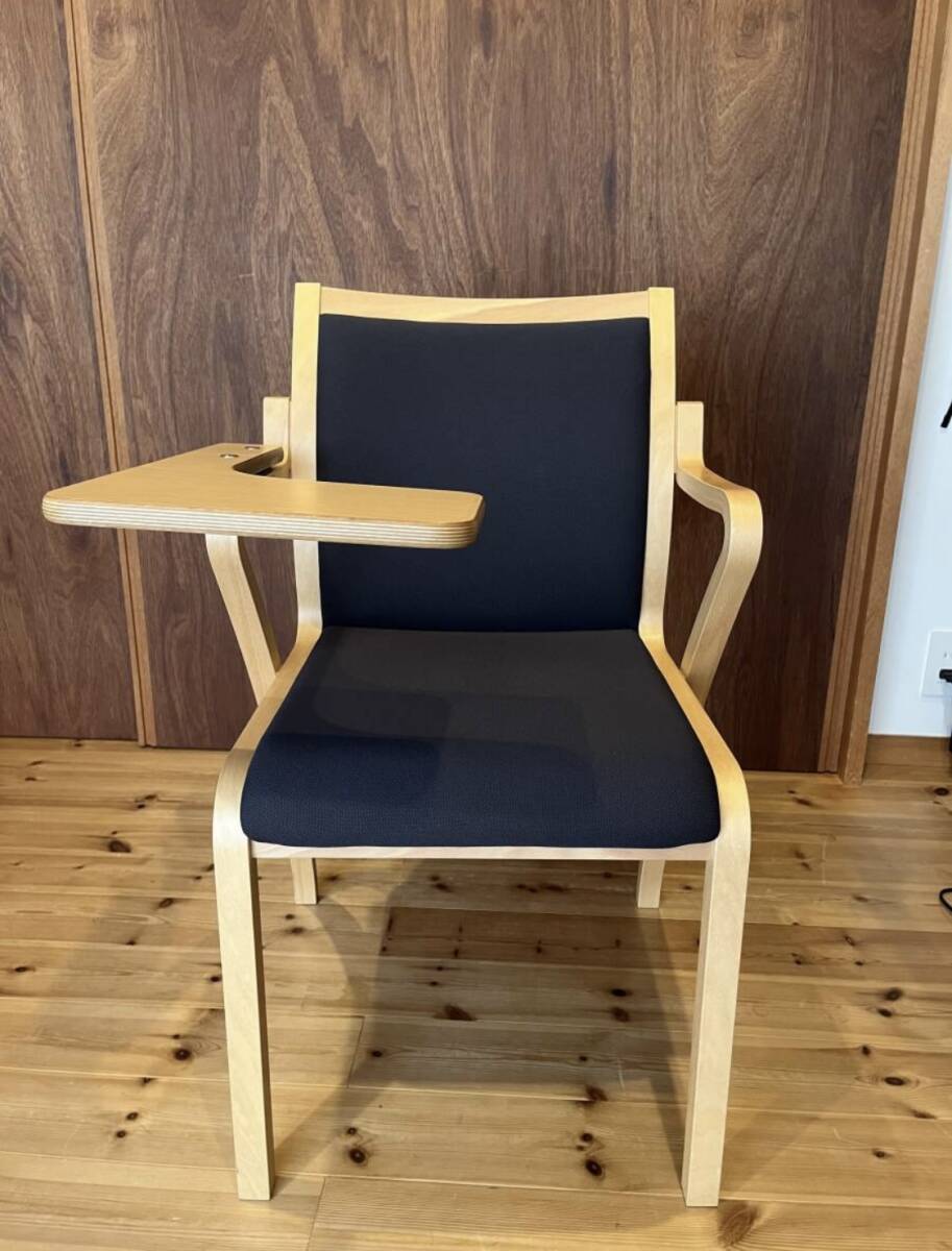【廃盤】天童木工 スタッキングアームチェア ひじ掛けテーブル付き T-5843WB-ST型 ブラック拍卖