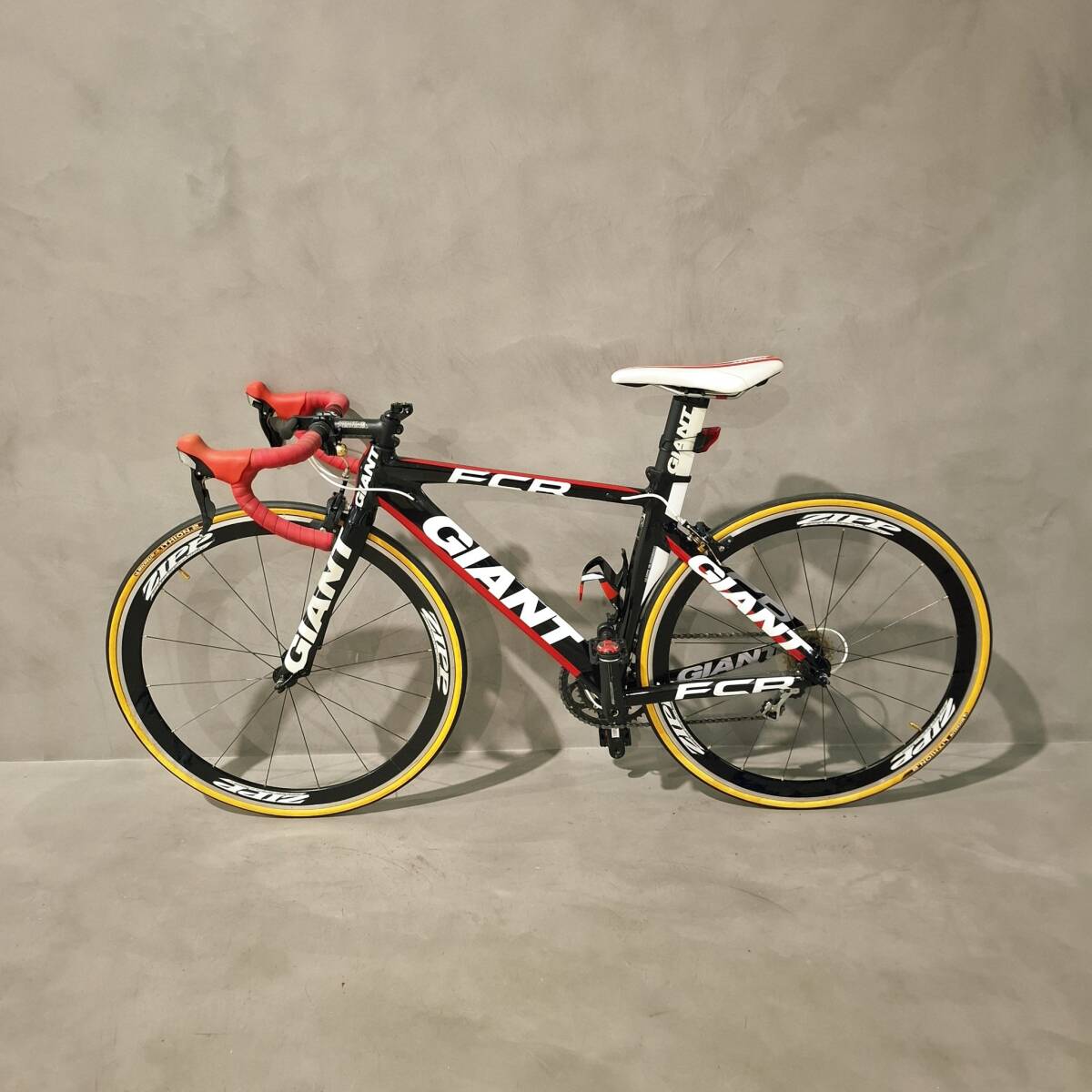 25c/100064-1/YY14000/113-16/【足立区から家財便or引取り】自転車 GIANT ジャイアント FCR ロードバイク ブラック/レッド S size 700×23C拍卖