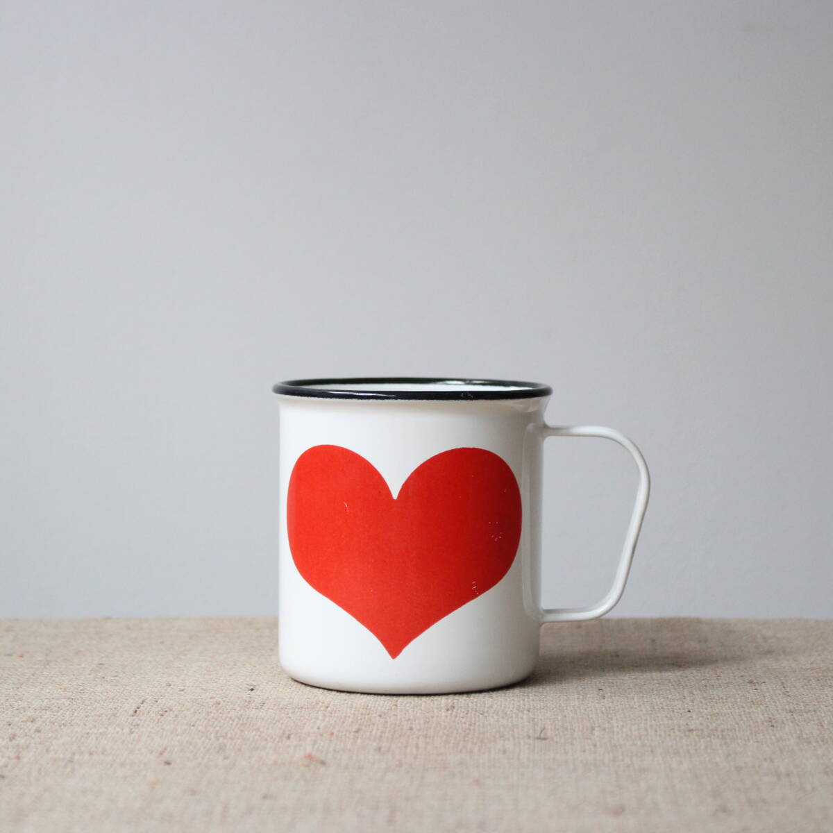新品タグ付 1970s アラビアARABIA ヴィンテージ ハート柄 琺瑯マグカップ 北欧 コップ フィンランド Finland カイフランク コーヒー レア 拍卖
