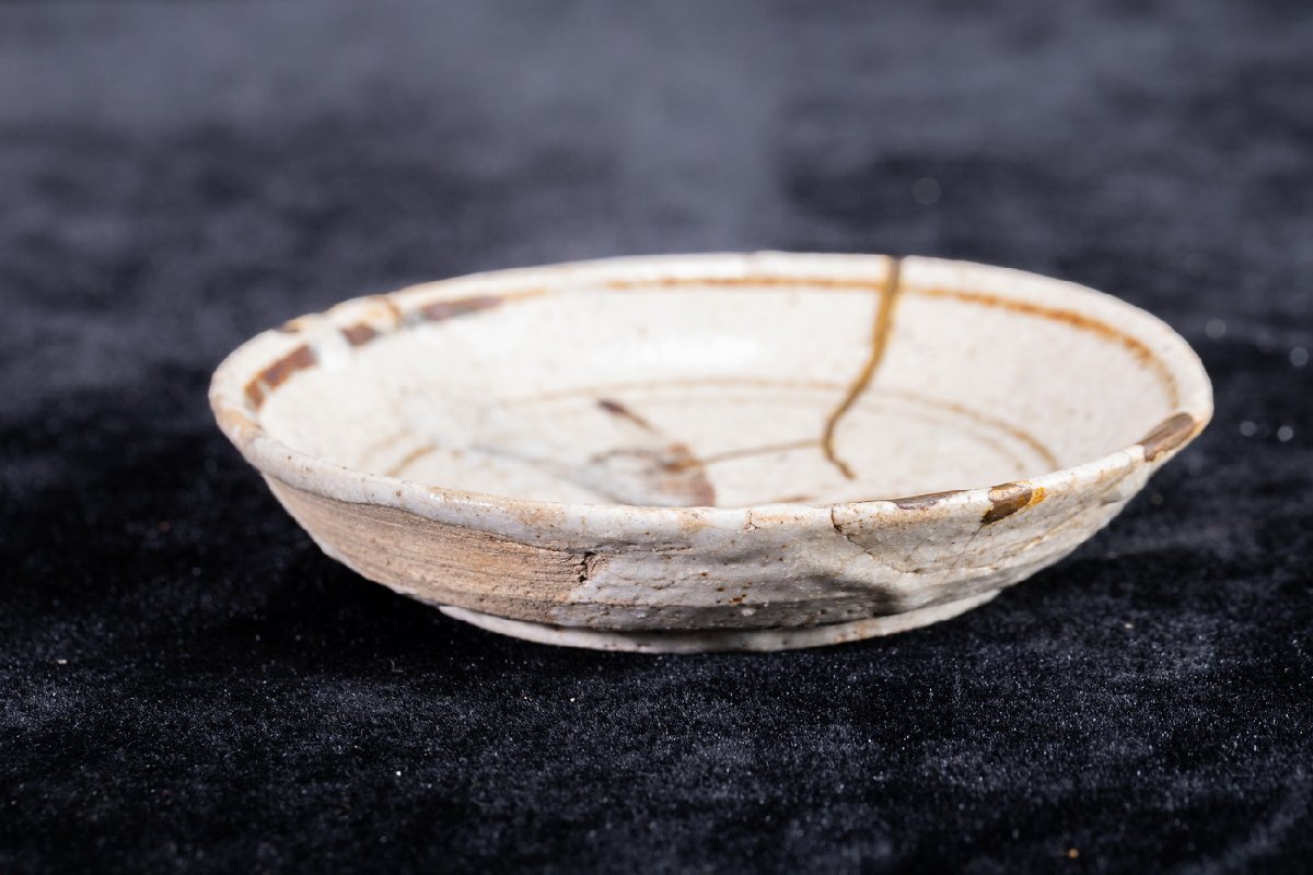 【珍品堂】1円から AK4 美濃焼 美濃古陶 志野焼 絵志野 小皿 陶芸 高2.5cm 置物 工芸品 骨董品 古美術 時代物拍卖