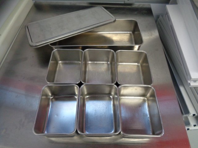 ■クリーニング済み■ ステンレス0号深型バット 【蓋付きケース1x小6個セット】調味料入れバット 薬味入れ■東京都葛飾区■25拍卖