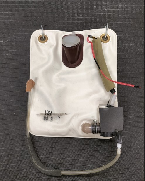 ★  マツダ ボンゴ SKP2V ウォッシャータンク後 リヤウォッシャータンク ★ 純正中古部品  自管理5ta363拍卖