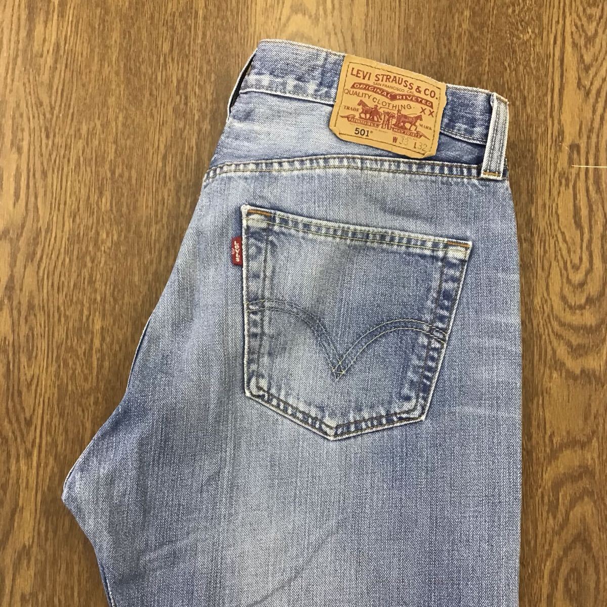 【GJ120】Levi's 501 W33 L32 定番ストレート 色落ち加工 ジーンズ ジーパン デニムパンツ メンズブランド古着 リーバイス501 送料無料拍卖