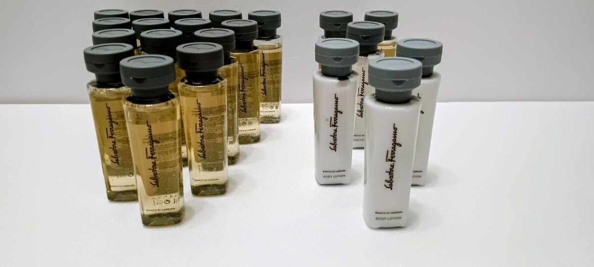 サルヴァトーレフェラガモ ビアンコ ディ カラーラ まとめてセット拍卖