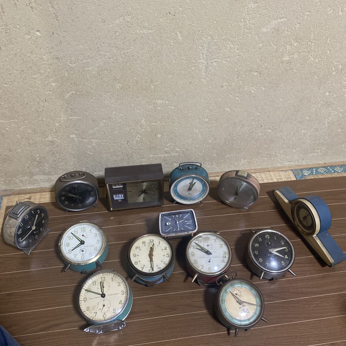 【現状品 100】13個まとめて 当時物 昭和レトロめざまし 目覚まし時計 ゼンマイ式  セイコー インテリア ゼンマイ時計 置時計 SEIKO拍卖