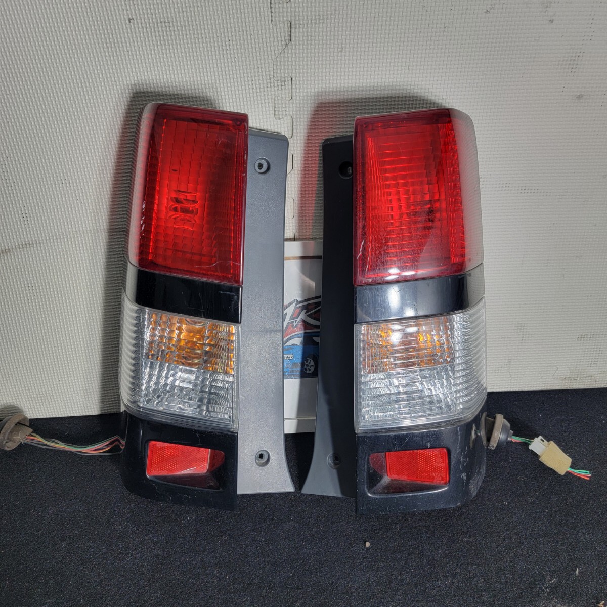 左右 テールライト テールランプ MAZDA BONGO FRIENDEE SG5W / SGEW //SGL5 / SGLW /SGE3/SGL3拍卖