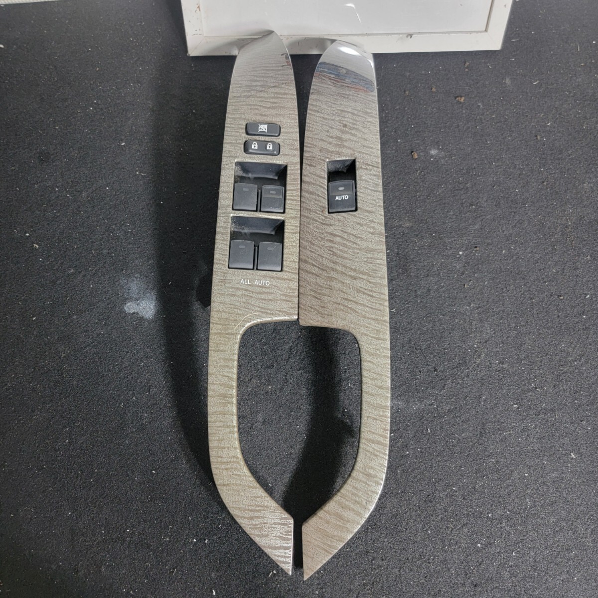 パワーウィンドウスイッチ TOYOTA ESTIMA HYBRID AHR20W /AHR10W拍卖