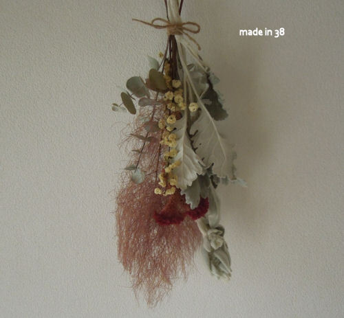 ドライフラワー ラムズイヤー ケイトウ スモークツリー ユーカリ シロタエギク スワッグ シャビー シルバーリーフ拍卖