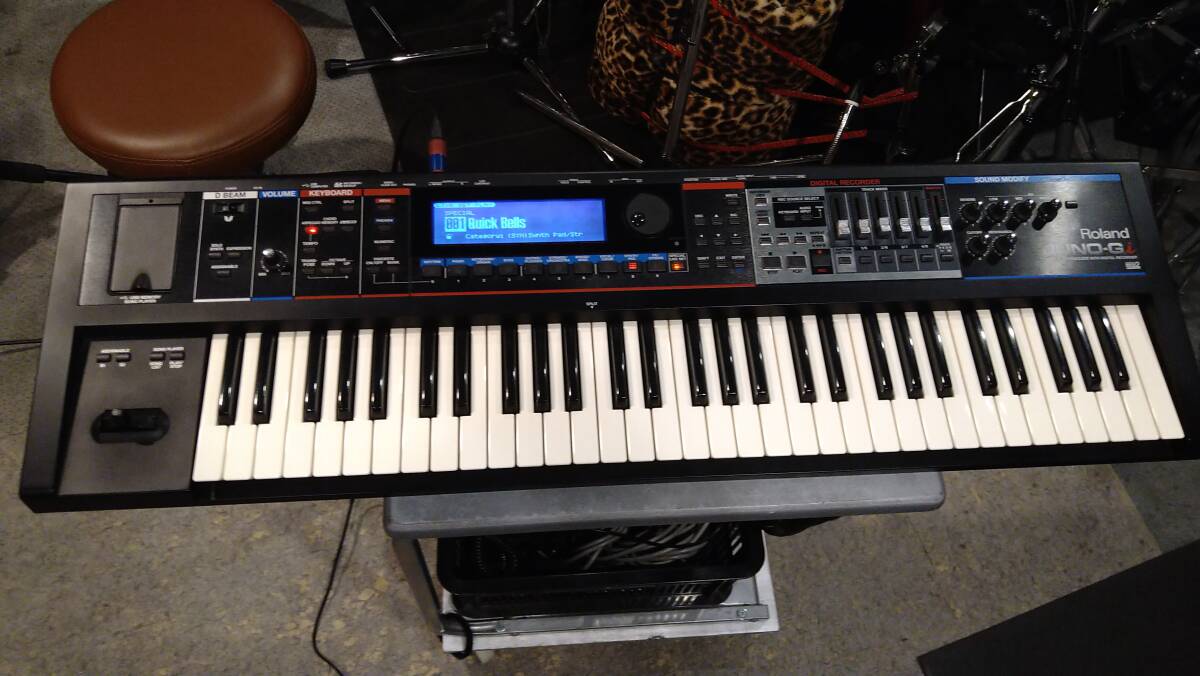 Roland JUNO-Gi シンセサイザー ローランド 【ケース付き】送料無料!拍卖