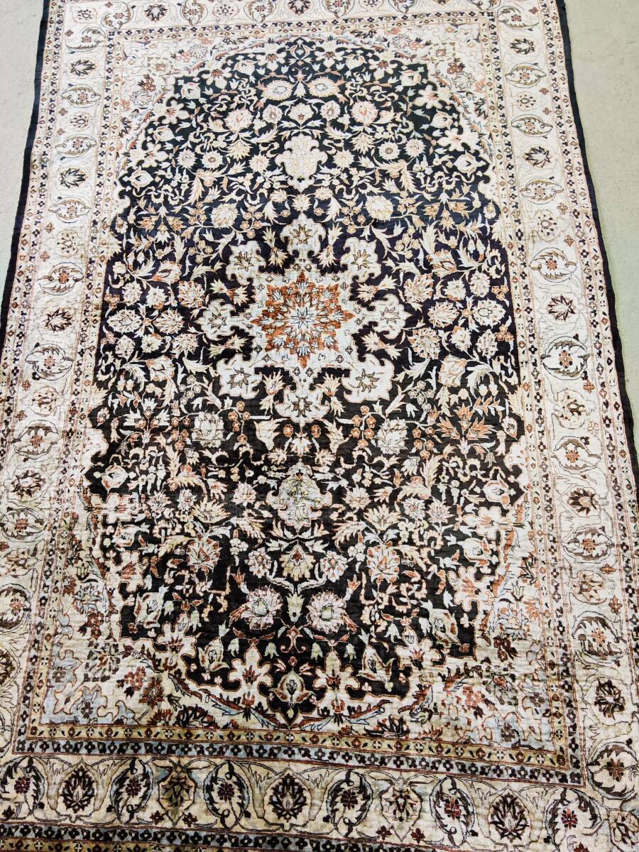 J272 ペルシャ絨毯 シルク 手織 119−198cm 121万ノット トルコ絨毯、ヘレケ好きな方へ拍卖