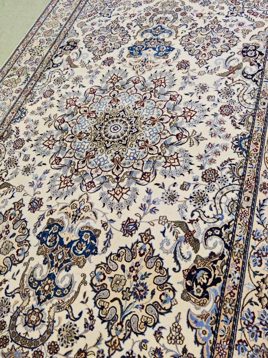 J301 ペルシャ絨毯 ナイン産 手織 シルク&ウール 122−190cm サイン有 121万ノット トルコ絨毯、ヘレケ好きな方へ拍卖