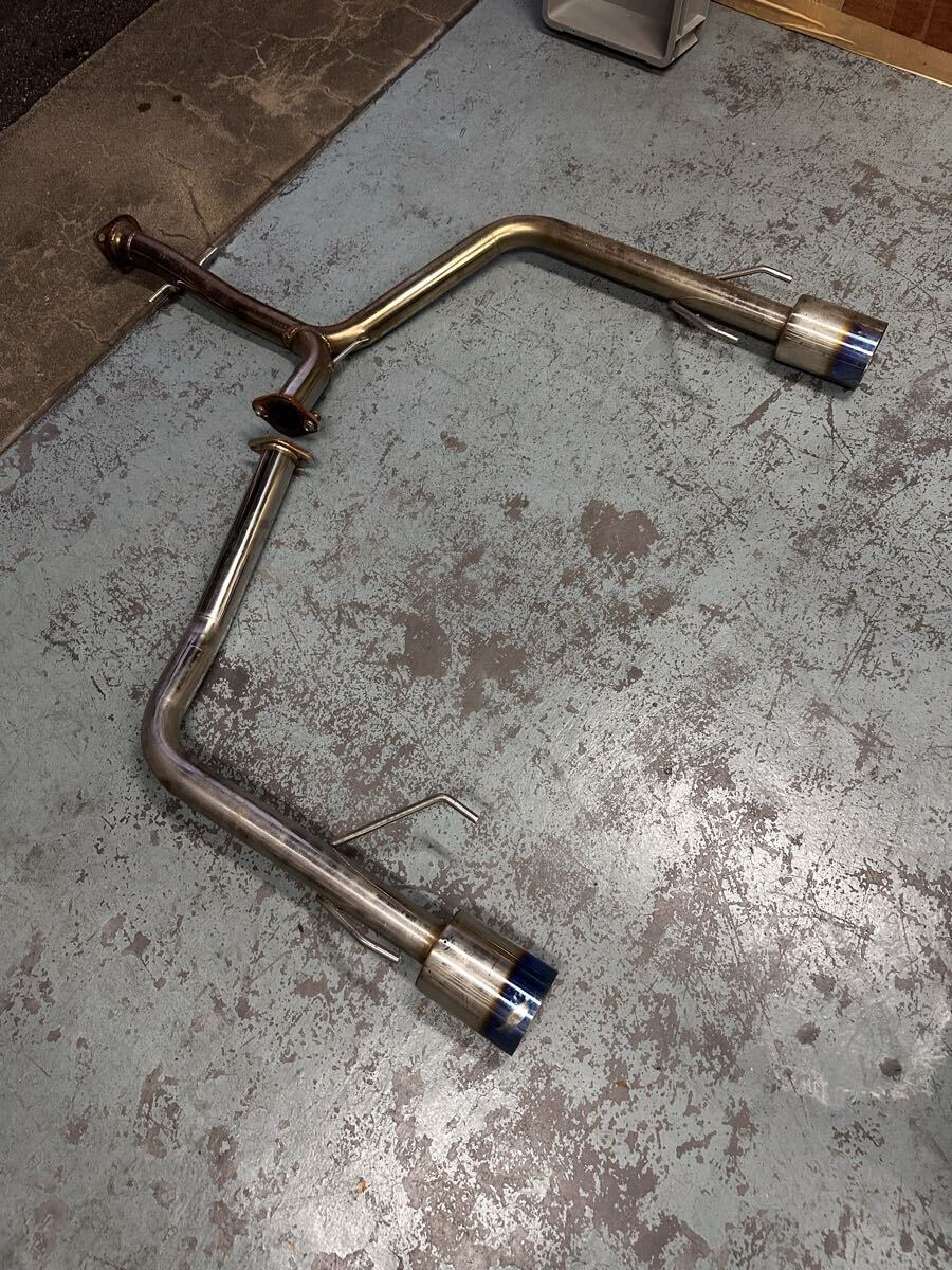 18クラウン リアピース ストレートマフラー 左右出し チタンカラー GR系 TOYOTA 流用 CROWN MarkX GRS IS GS 中古品 ステンレス拍卖