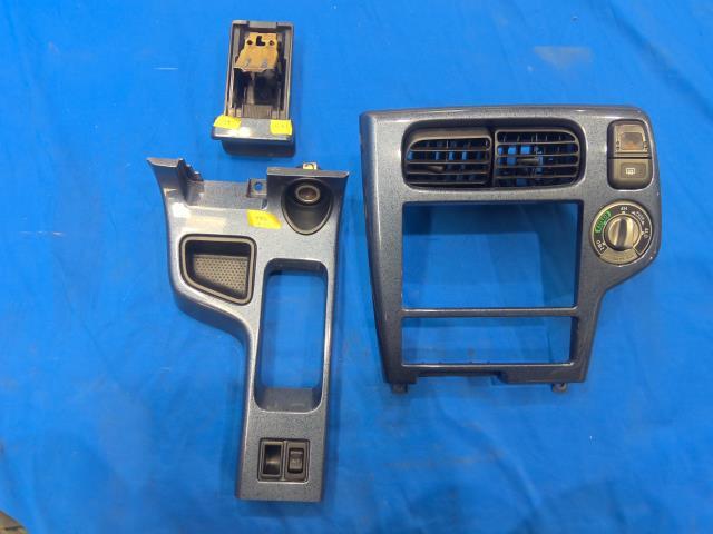 LR50 日産 テラノ R3M-R 平成11年 純正 オーディオパネル シフトパネル拍卖
