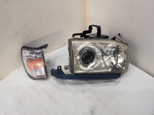 テラノ GF-LR50 右ヘッドランプASSY R3M-R MV5 26010-2W126拍卖