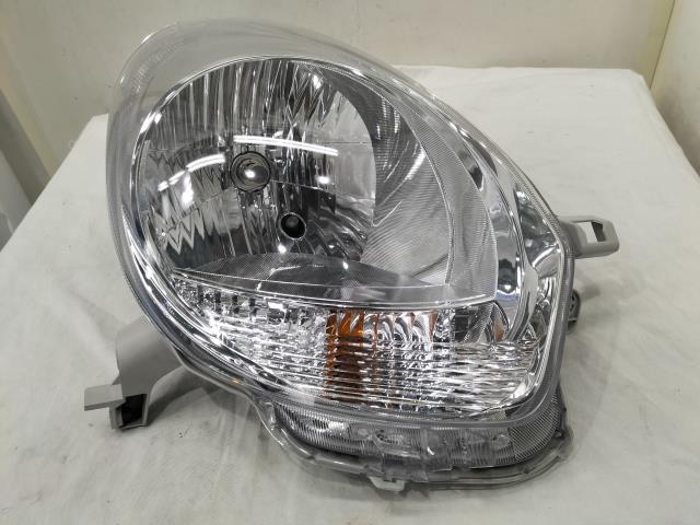 パッソ DBA-KGC30 右ヘッドランプASSY X T25 81110-B1290拍卖