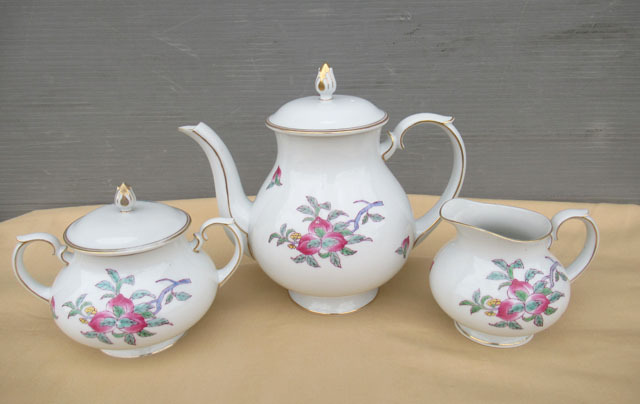 ■香蘭社 桃の図 ポット シュガー クリーマー 3点■ね-43拍卖
