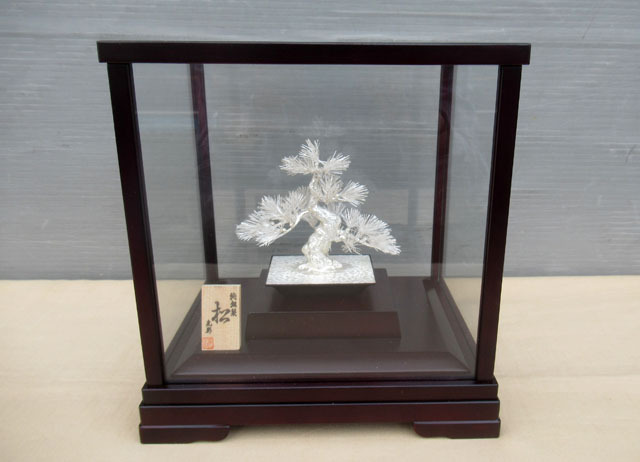 ■純銀 松 盆栽 ガラスケース入り■の-56拍卖