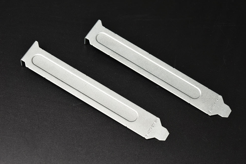 Mac Pro 2006 A1186 PCIe スロットカバー HH 805-5396-A 中古品 2枚セット 1-1216-5拍卖