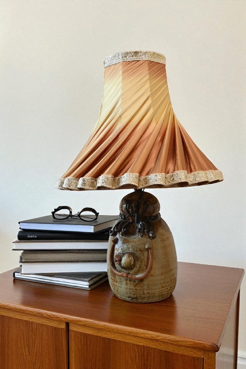 ○ロマンチックなドレープ傘のスタンドライト 照明 女の子柄の陶器台座 レトロ ガーリー ヴィンテージ 古道具のgplus広島 2510i拍卖