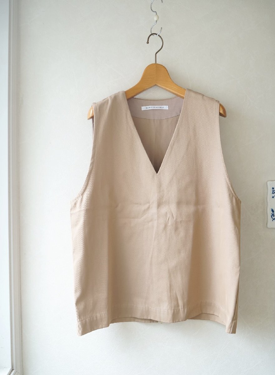 ★送料無料!! BASIC AND ACCENT|ベーシックアンドアクセント *バックジップベスト ベージュ茶*古着のgplus広島 2509t5 拍卖