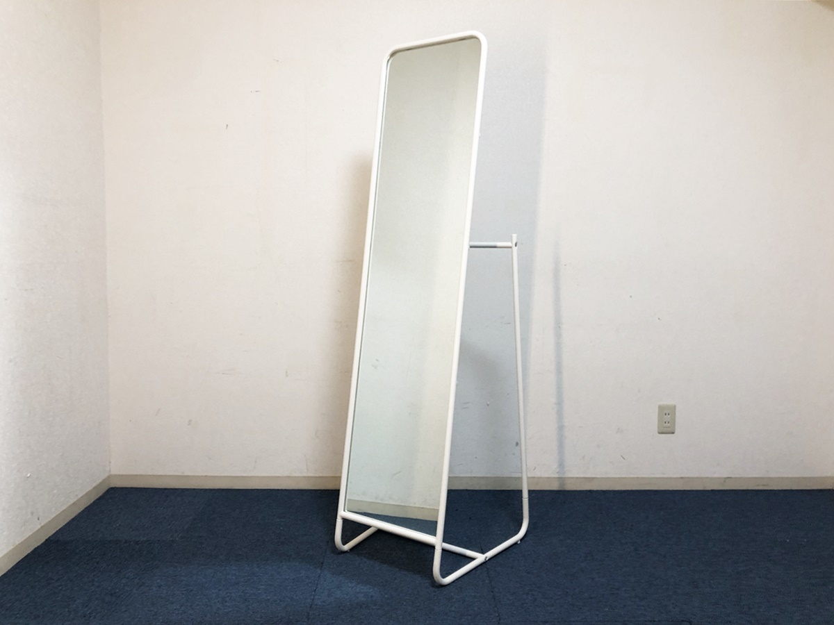 IKEA スタンドミラー KNAPPER ホワイト鏡 背面フック・レール付 クナッペル 大型姿見 デザイナー N Cortolezzis/D Wahl イケア拍卖